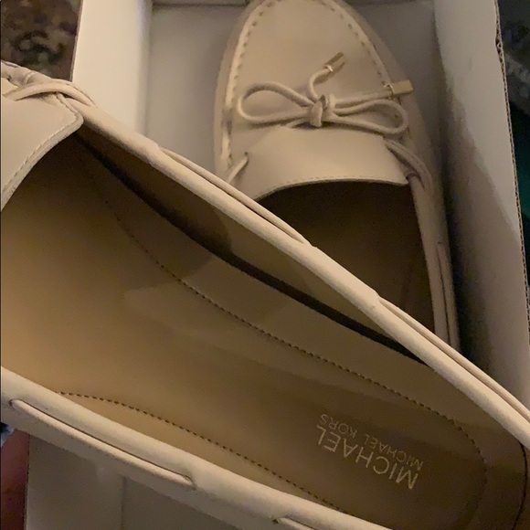 NIB Michael Kors Daisy Moccasins Moc white flat size 11 Leather new with box - Picture 10 of 14